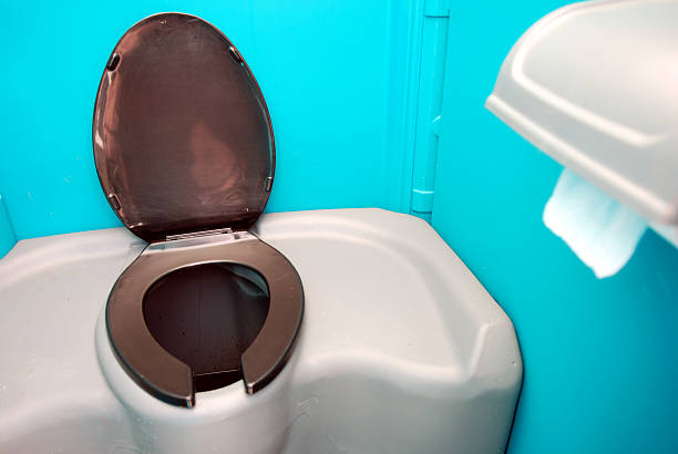 Best Porta potty rental near me  in Kerman, CA